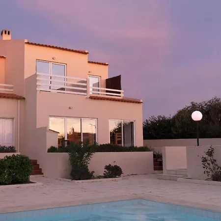 Casa vacanze Eds Place, Shared Pool, Private Terrace, Perfect For Surfers And Families Enjoying Sagres