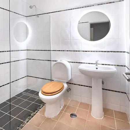 Nyaraló Eds Place, Shared Pool, Private Terrace, Perfect For Surfers And Families Enjoying Sagres