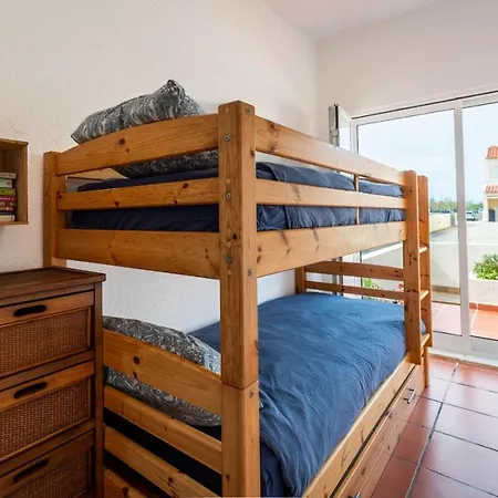 Eds Place, Shared Pool, Private Terrace, Perfect For Surfers And Families Enjoying * Sagres