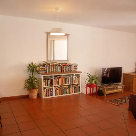 Eds Place, Shared Pool, Private Terrace, Perfect For Surfers And Families Enjoying Holiday home *