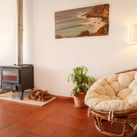 Eds Place, Shared Pool, Private Terrace, Perfect For Surfers And Families Enjoying Sagres