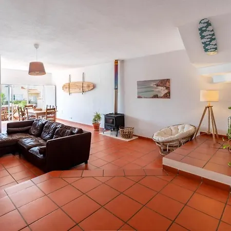 Eds Place, Shared Pool, Private Terrace, Perfect For Surfers And Families Enjoying Vakantiehuis *