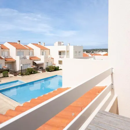 Eds Place, Shared Pool, Private Terrace, Perfect For Surfers And Families Enjoying Vakantiehuis Sagres