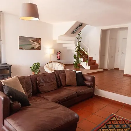 Vakantiehuis Eds Place, Shared Pool, Private Terrace, Perfect For Surfers And Families Enjoying *